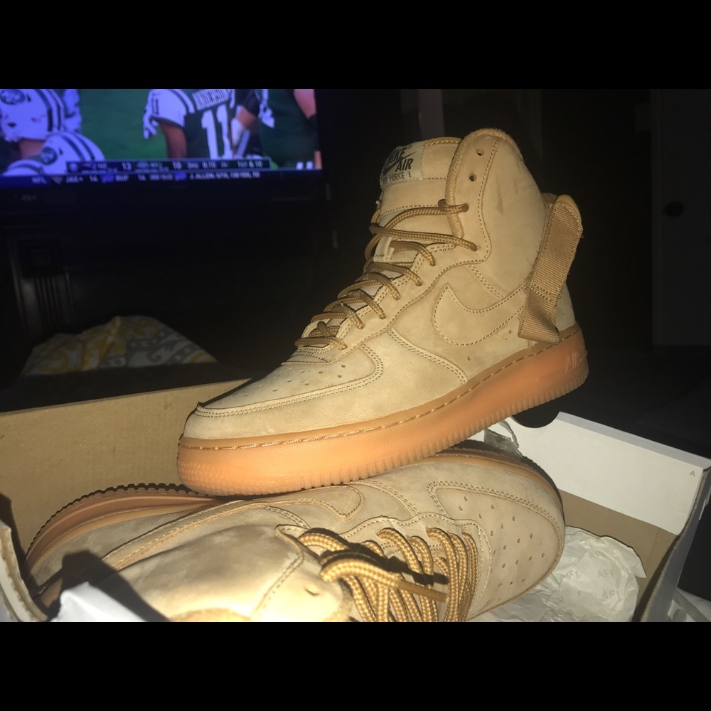 Air Force 1 wheat. - Picture 3 of 4